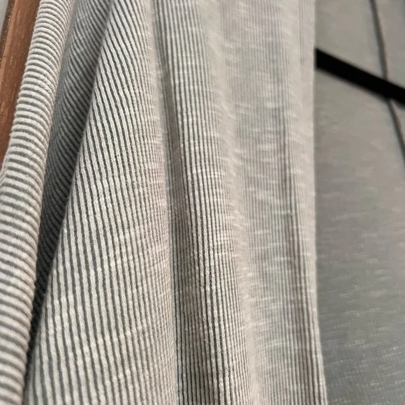 DONNI. Sweater - Picture 3 of 5